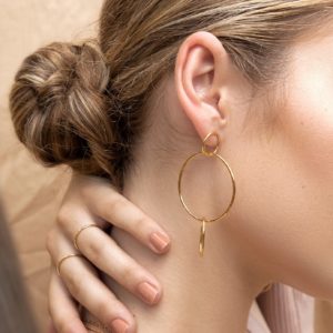 Créateur bijoux français boucles d'oreilles martelées